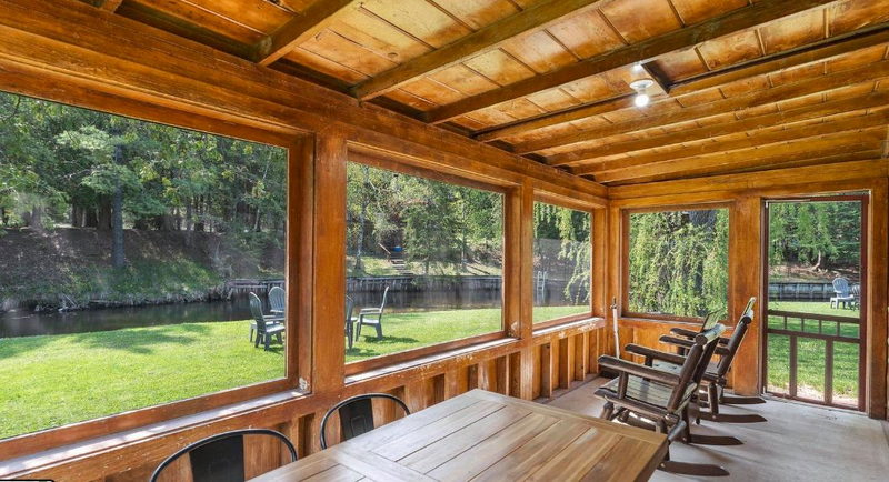 Reeds on the River (Rileys Midway Motel Cabins) - From Web Listing (newer photo)